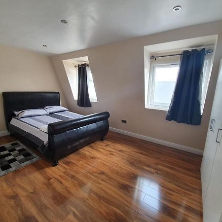 London Modern 4 Bedroom Apartment Dış mekan fotoğraf
