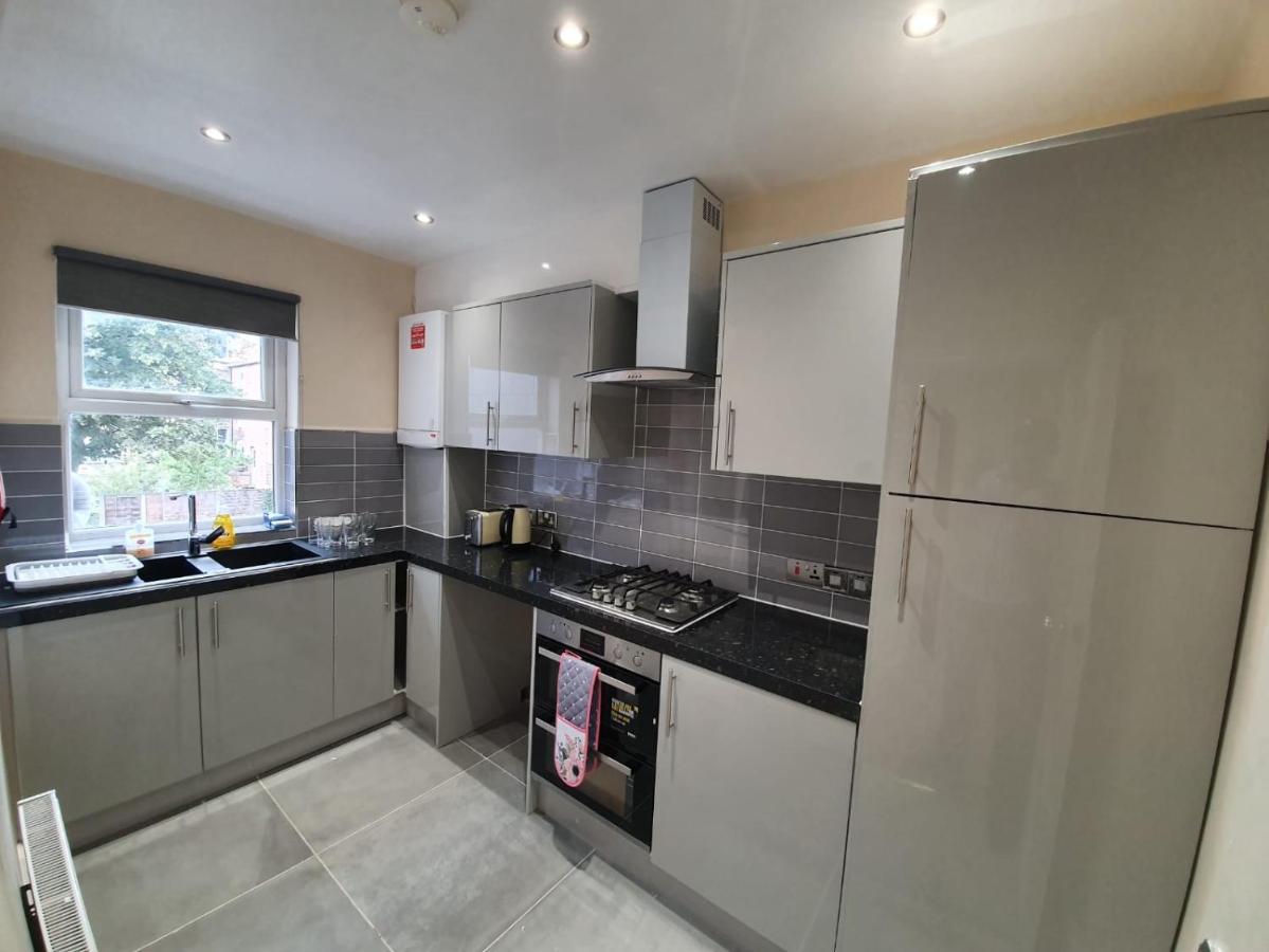London Modern 4 Bedroom Apartment Dış mekan fotoğraf