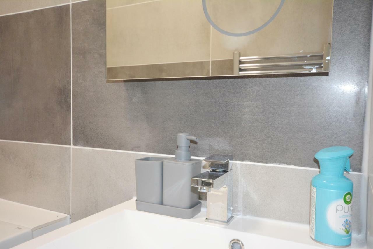 London Modern 4 Bedroom Apartment Dış mekan fotoğraf