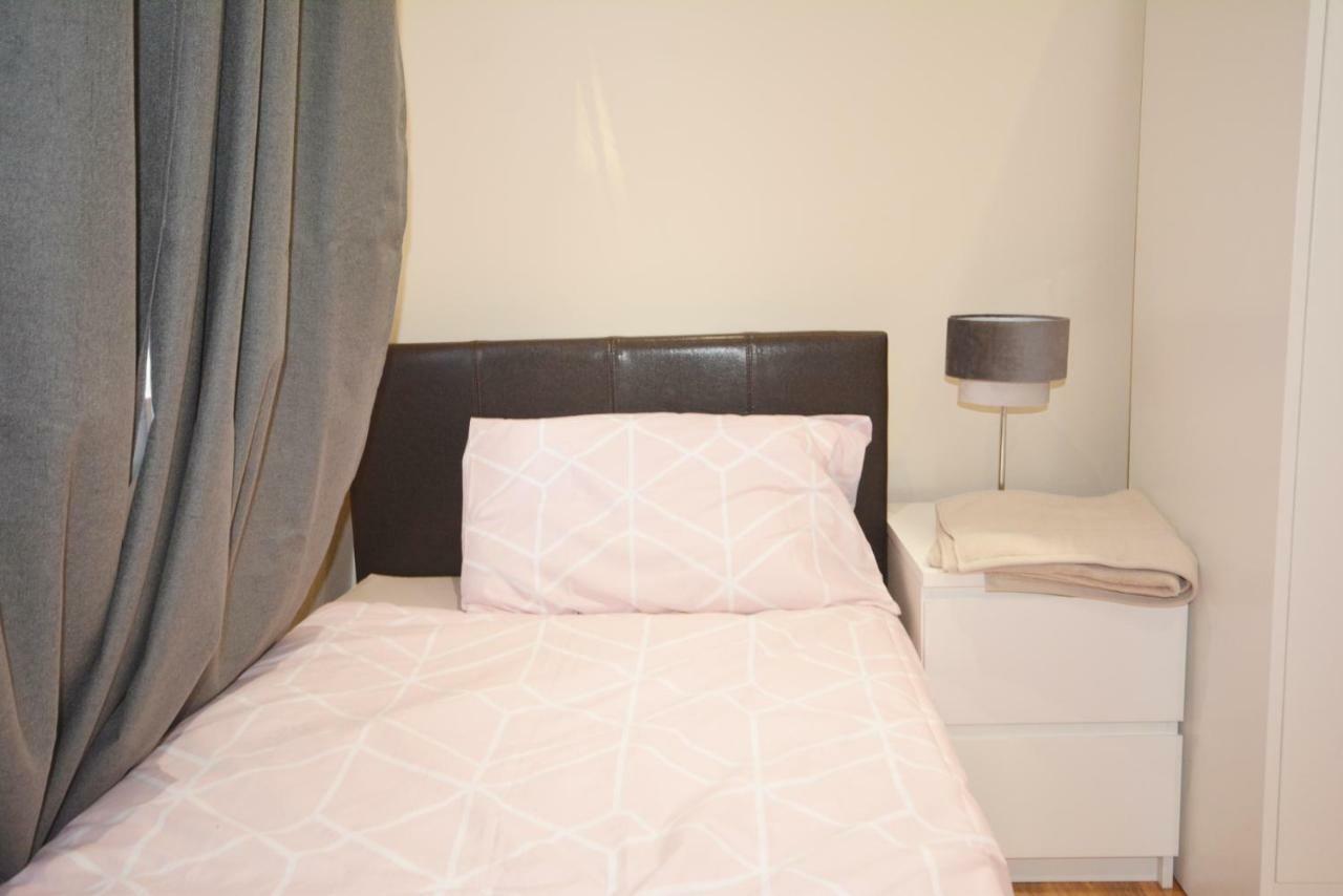 London Modern 4 Bedroom Apartment Dış mekan fotoğraf