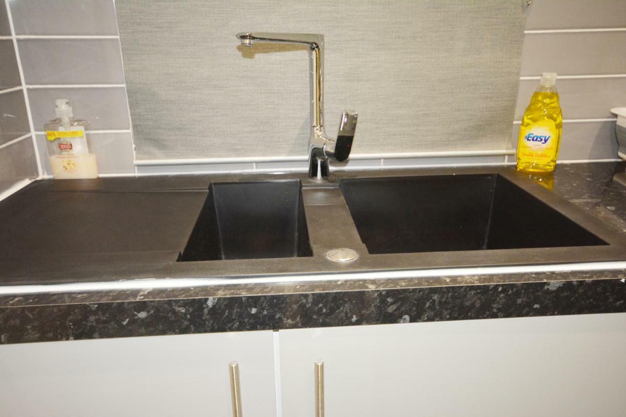 London Modern 4 Bedroom Apartment Dış mekan fotoğraf